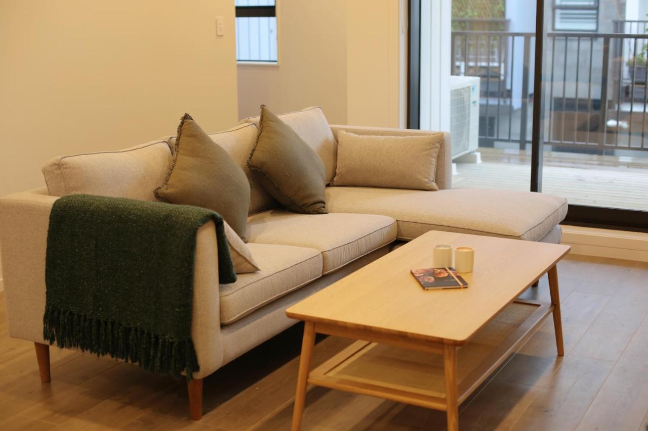 Cozy And Comfortable, Sunny Three-Storey Building Auckland Exterior photo