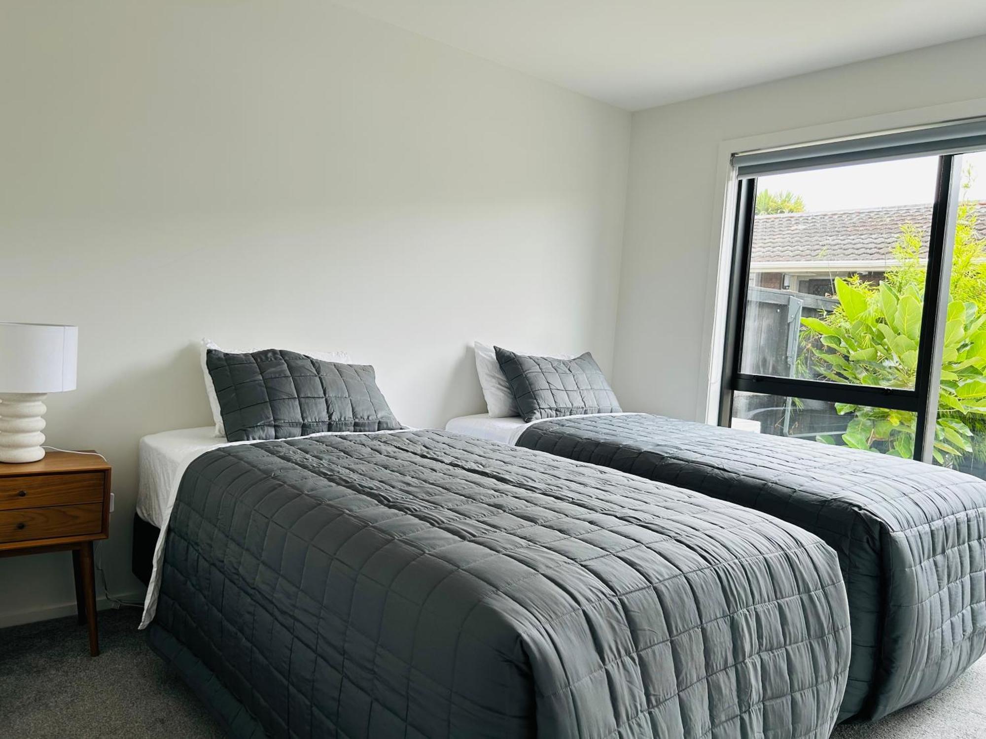 Cozy And Comfortable, Sunny Three-Storey Building Auckland Exterior photo